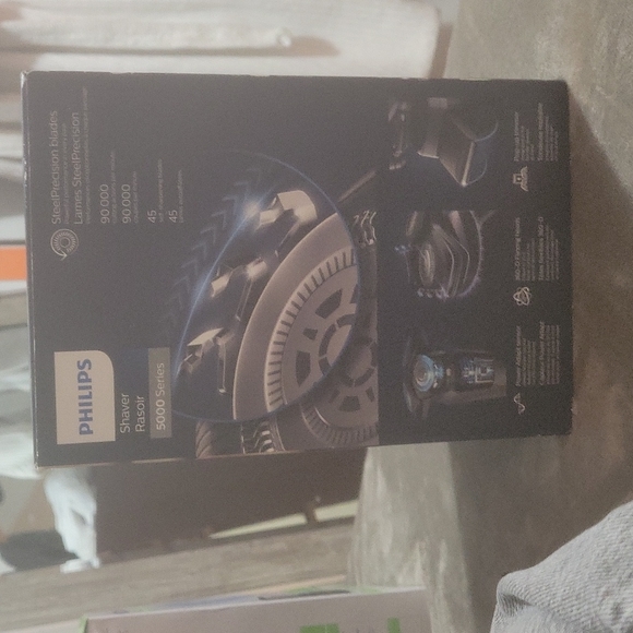 Philips Shaver - Picture 2 of 2